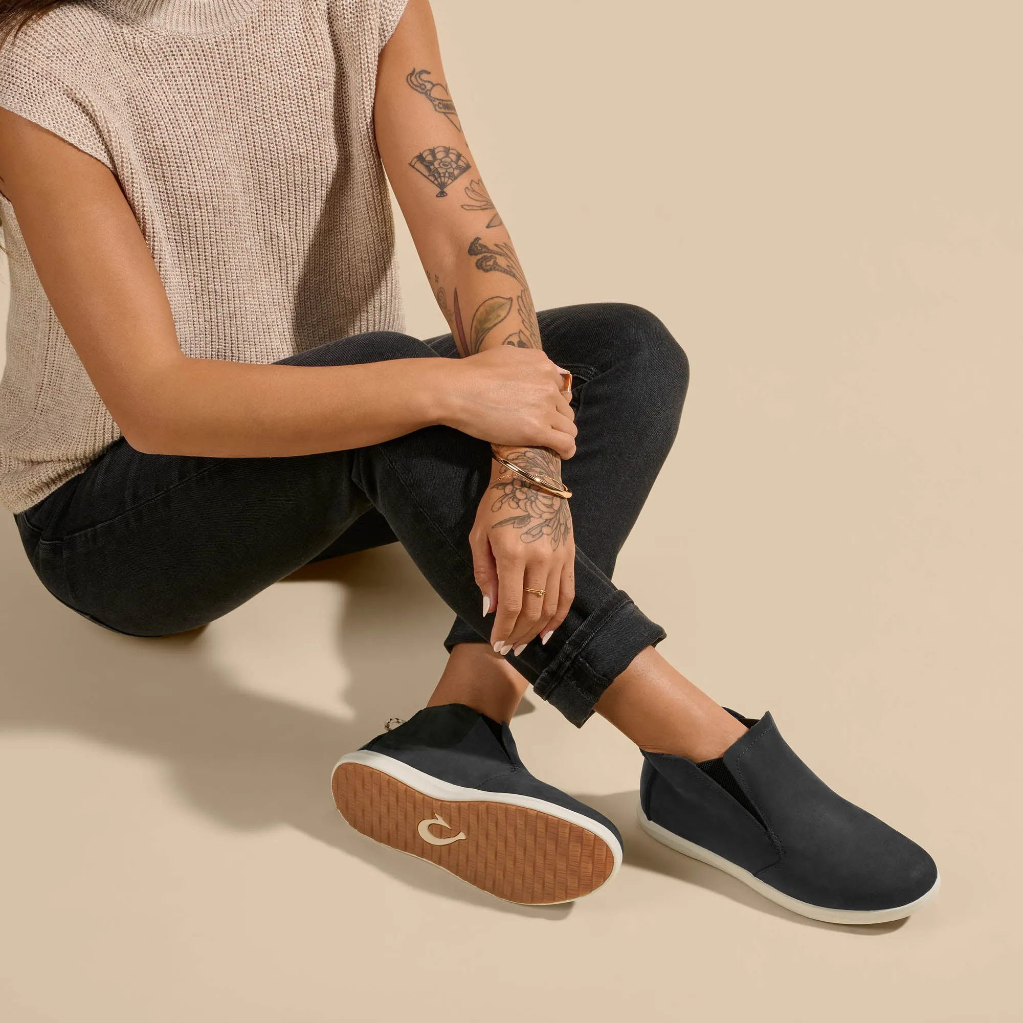 Hawai'iloa Manu Hope - Lava Rock / Off White