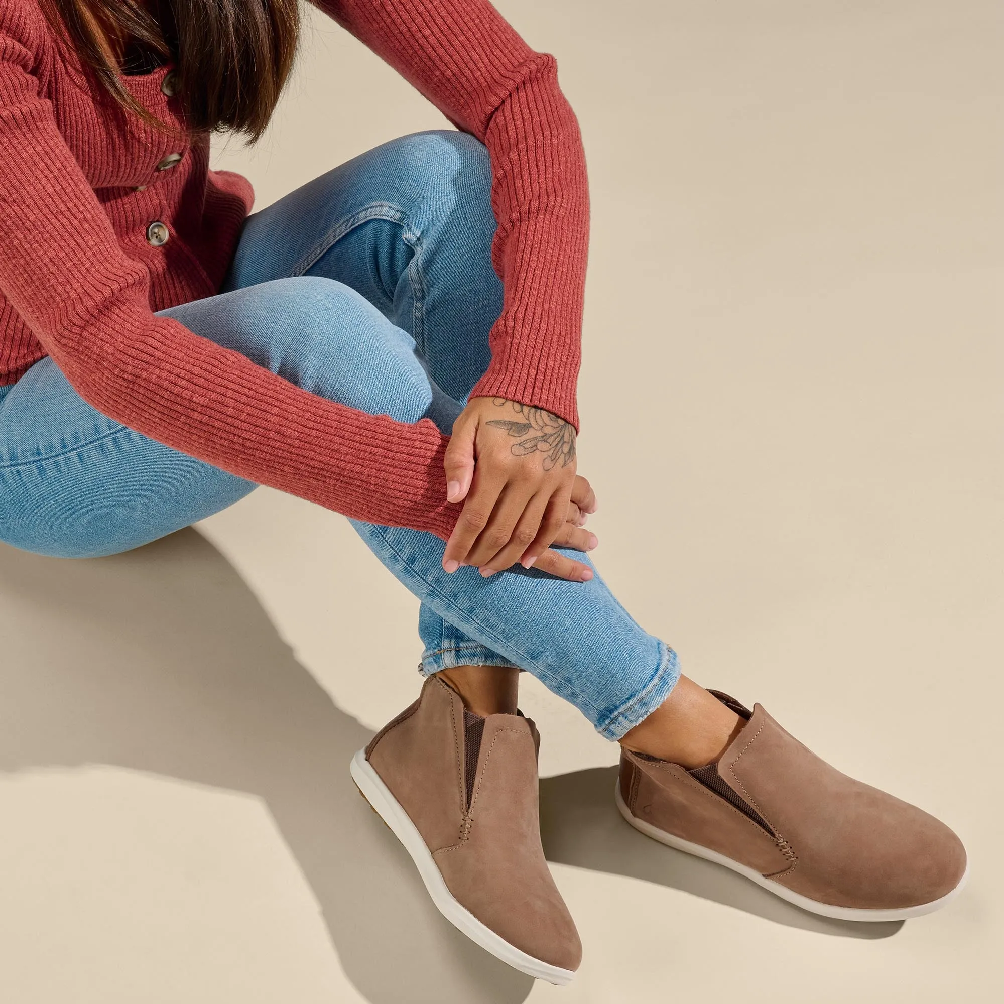 Hawai'iloa Manu Hope - Taupe Grey / Off White