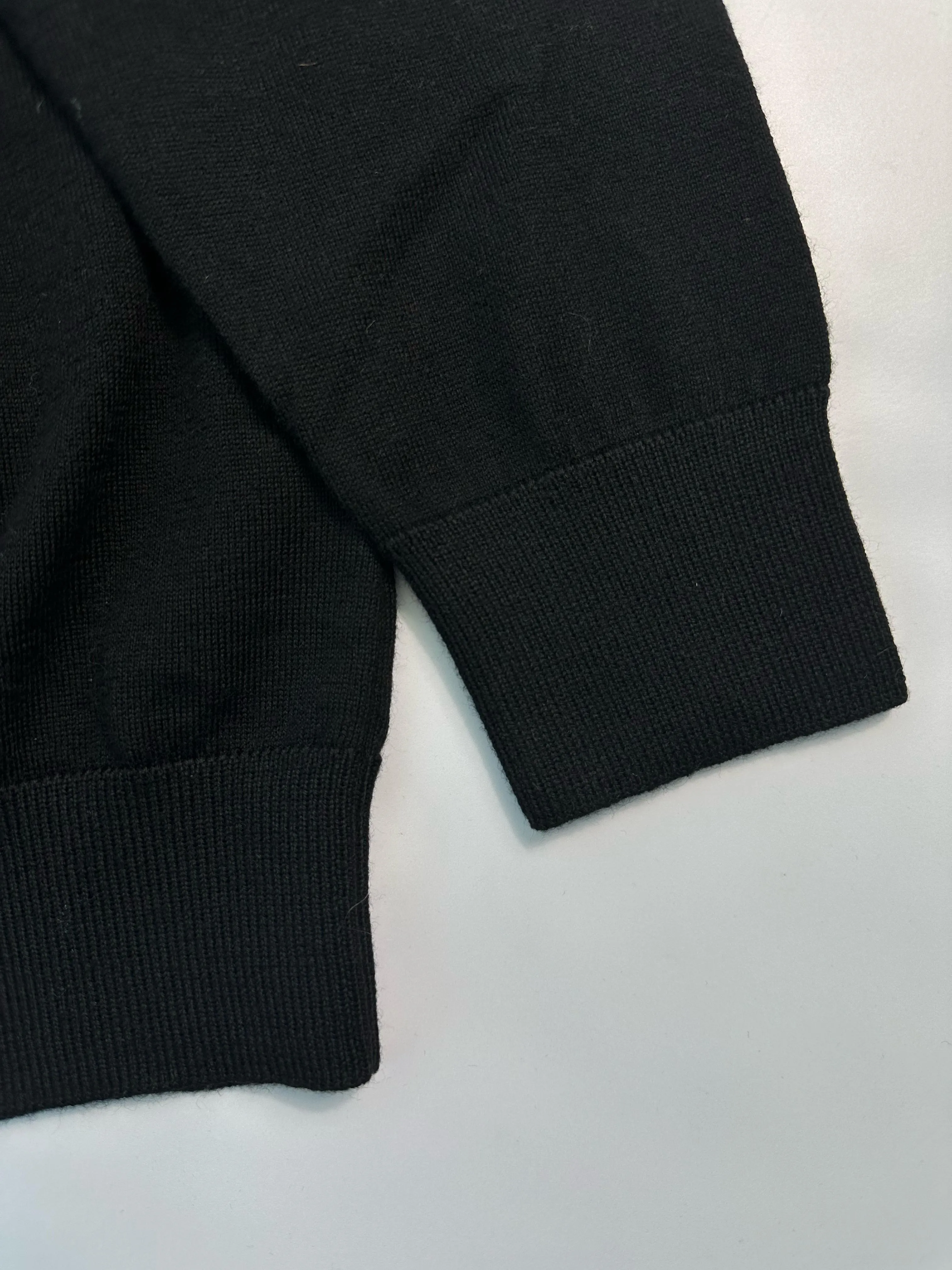 Maglione Nero Uomo Con Patch Bandana Sul Retro